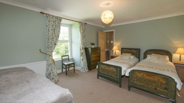 This room has a pair of trundle beds so can sleep 4 as a family room or singles