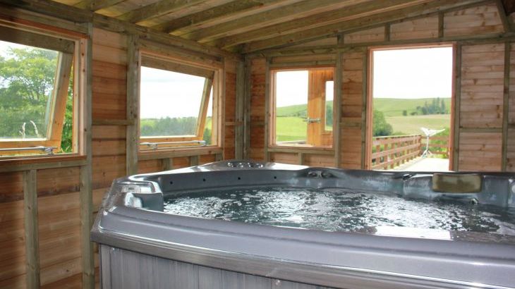 all weather Hot tub 