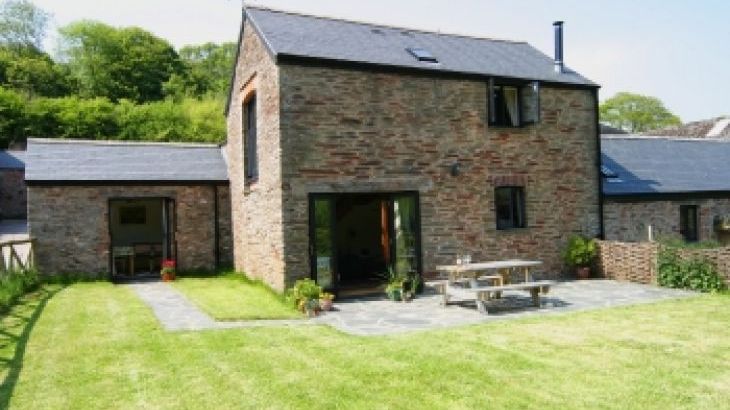 beautiful self-catering country cottage sleeping 4 with logburner and enclosed garden