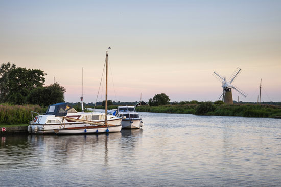 Norfolk broads self-catering breaks